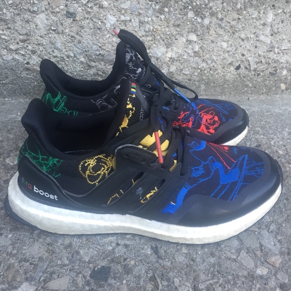 Adidas Disney Goofy Ultra Boost Youth Running Shoes FX0227 (size 5) - Picture 1 of 4